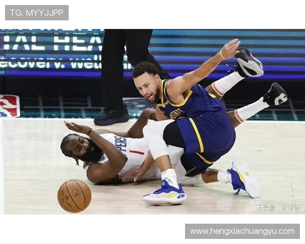 库里19分8助攻哈登20分4助攻助勇士主场大胜快船喜迎连胜