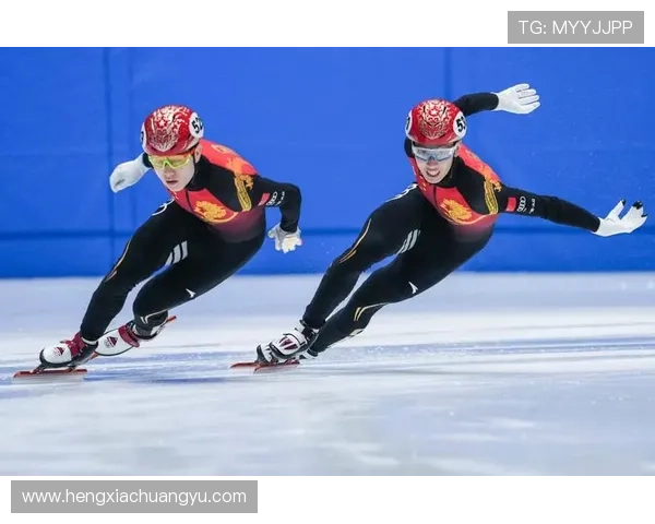 冰雪中国速度滑冰队首批队员出征世界杯奋勇争先开启新征程